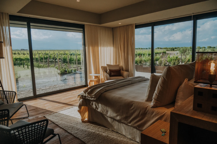 Luxury accommodation in Uco Valley for wedding guests